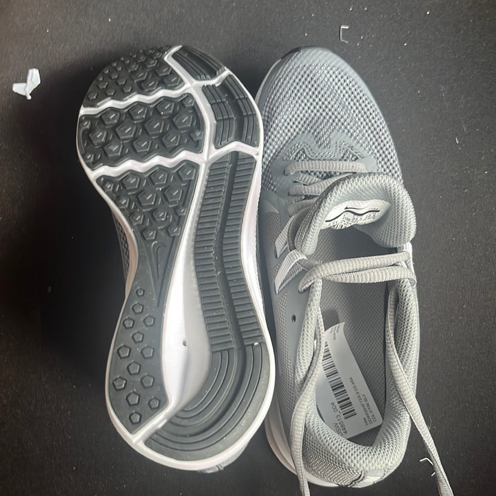 New Gray Nike Tennis Shoes